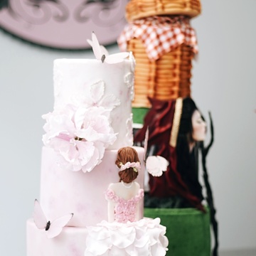 Fleurs en Wafer Paper  Gateaux sur Mesure Paris - Formations Cake Design,  Ateliers pâte à sucre, Wedding Cakes, Gateaux d'Exposition